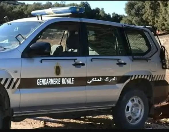 زايو.. الدرك الملكي يوقف شاباً مبحوثاً عنه ويحجز 15 قنينة من المشروبات الكحولية ومخدرات