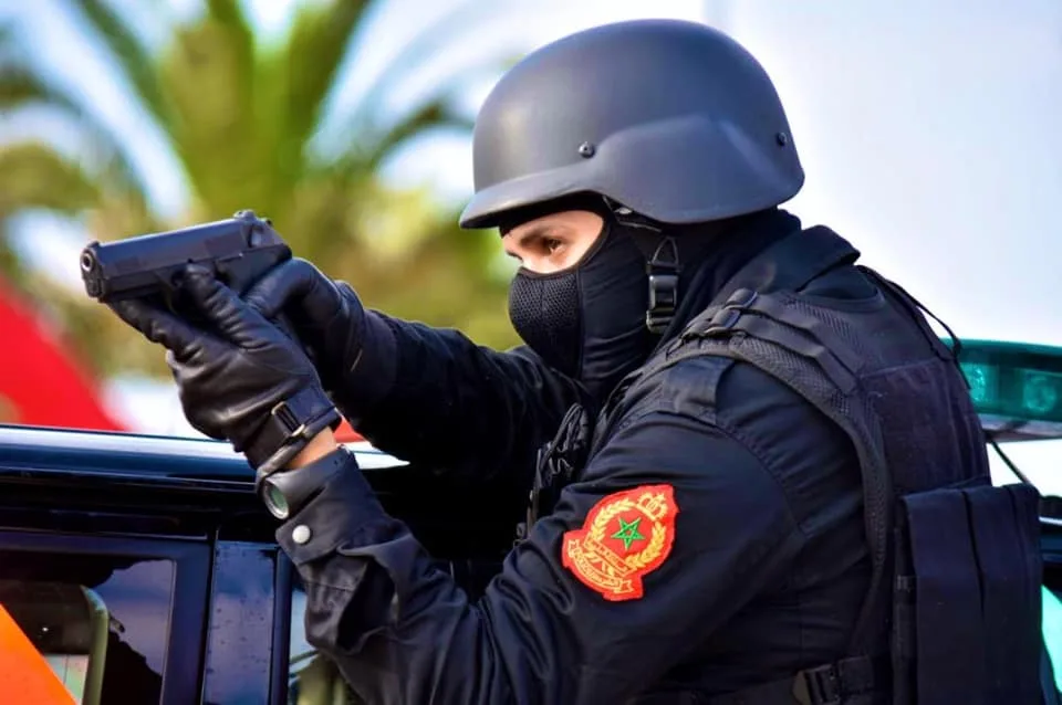 إشهار السلاح الوظيفي لتوقيف جانح هدد أمن المواطنين بسلاح أبيض بتيزنيت